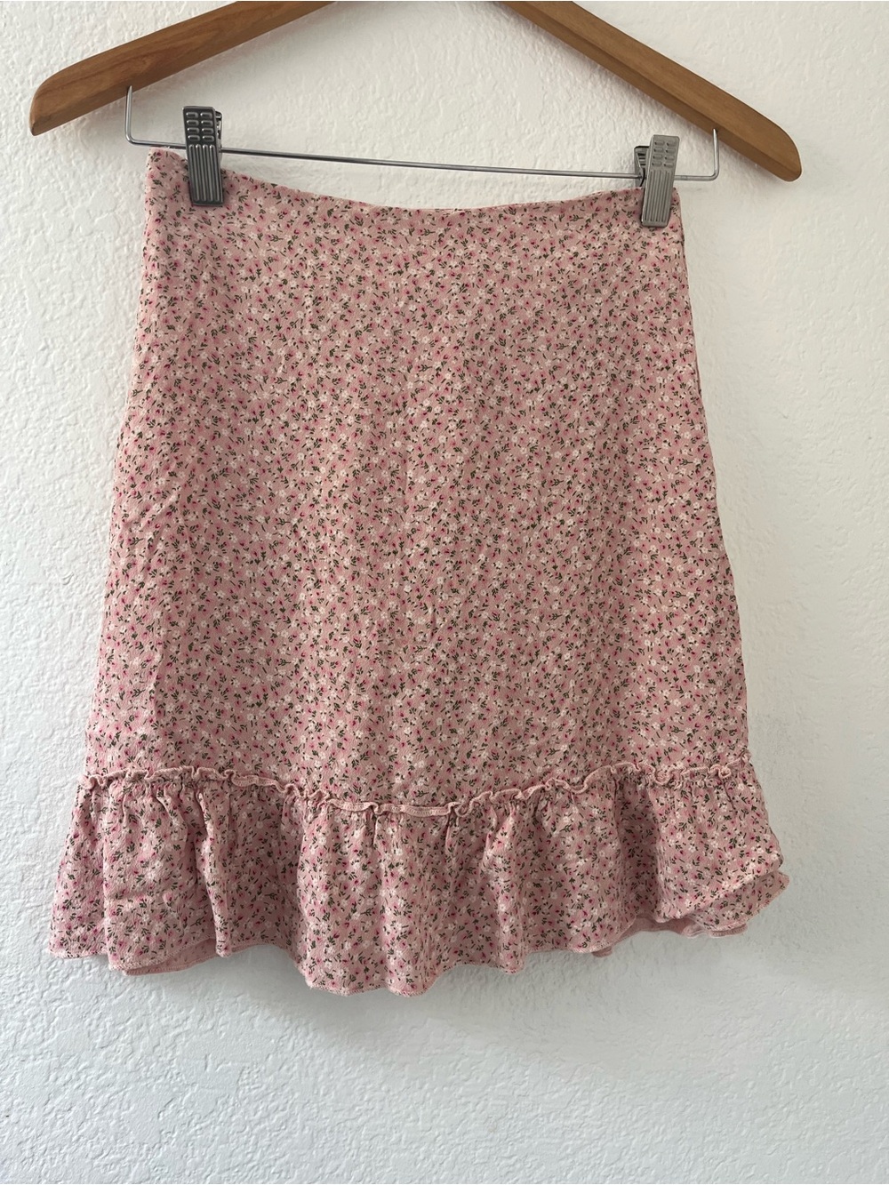 Brandy Melville Pink Floral Ruffle Mini Skirt